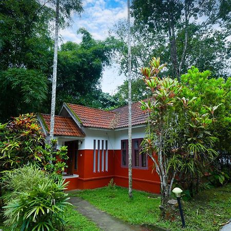 Vythiri Holiday Resort, Wayanad מראה חיצוני תמונה