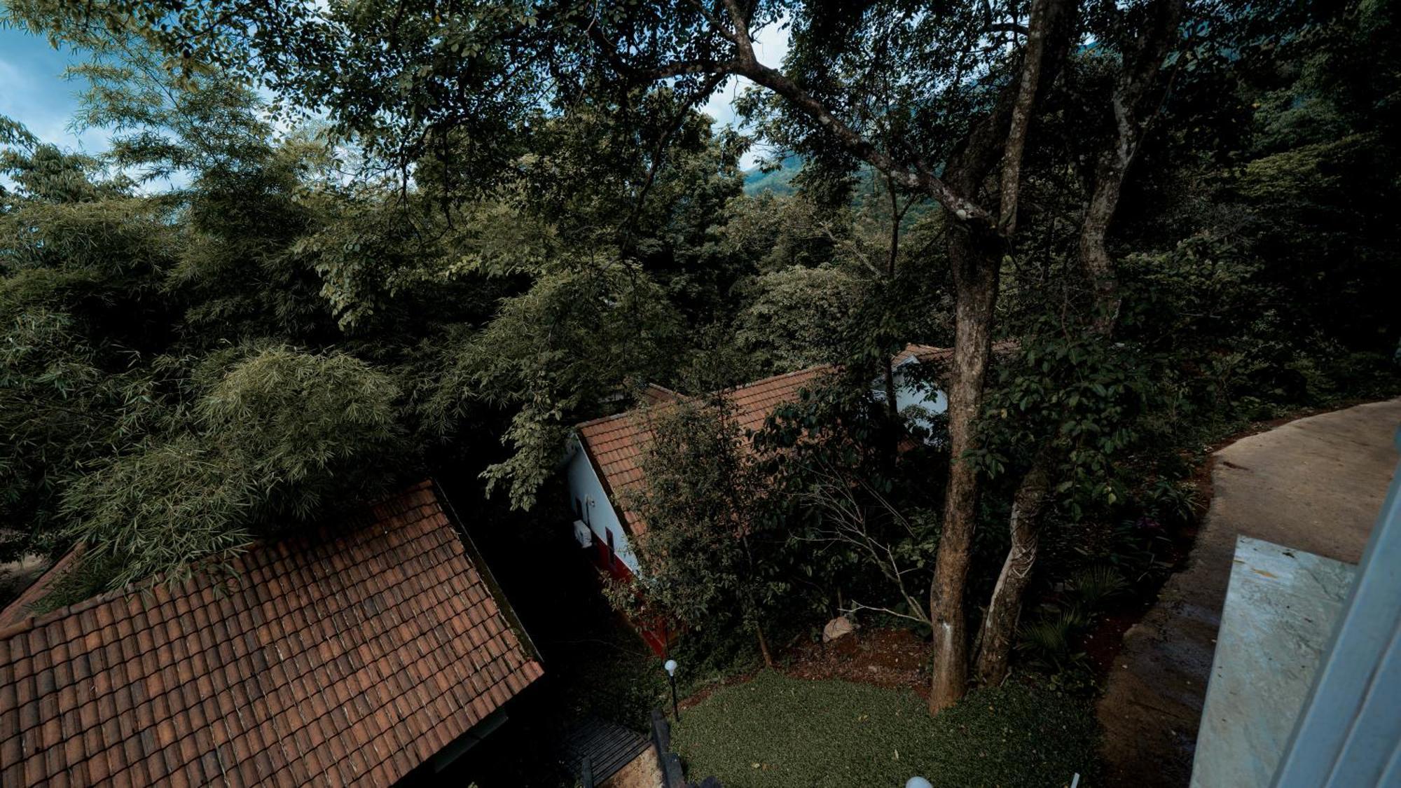 Vythiri Holiday Resort, Wayanad מראה חיצוני תמונה
